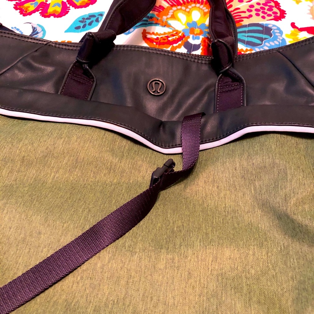 Lulumon Tote